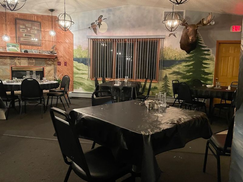 A True Wisconsin Supper Club With Old-School Charm