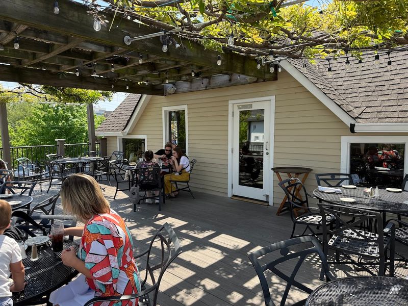 What To Expect With Wait Times And Seating