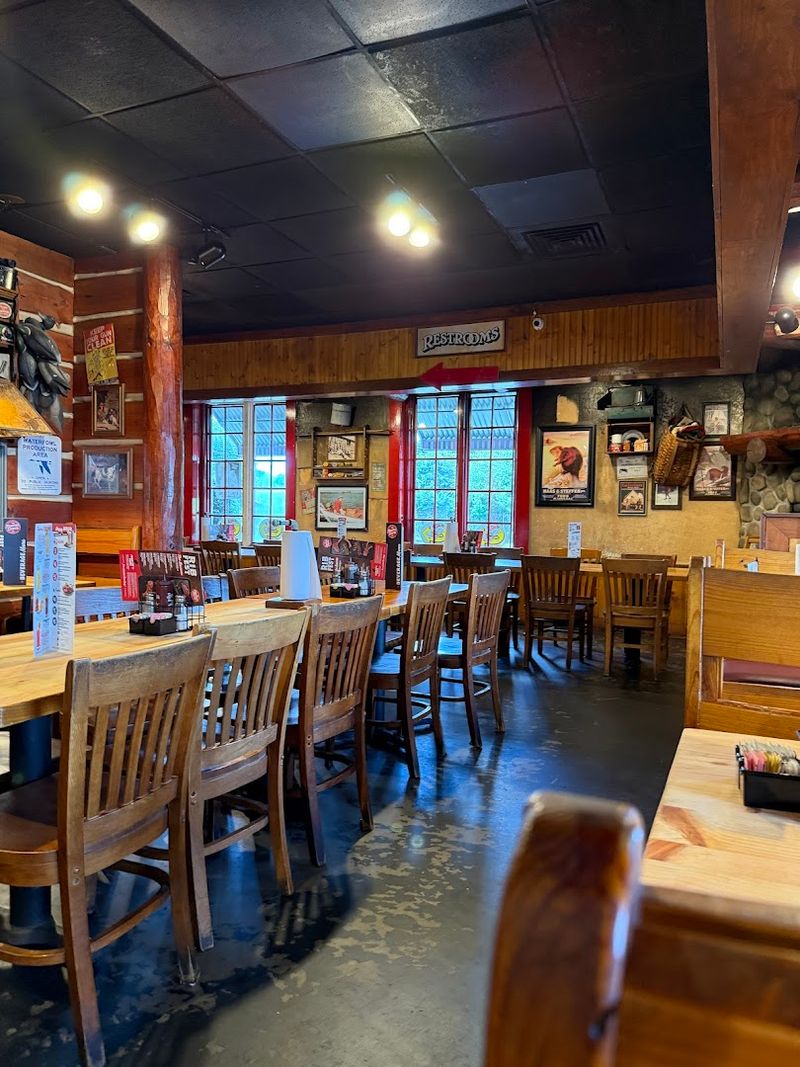 Famous Dave's Bar-B-Que