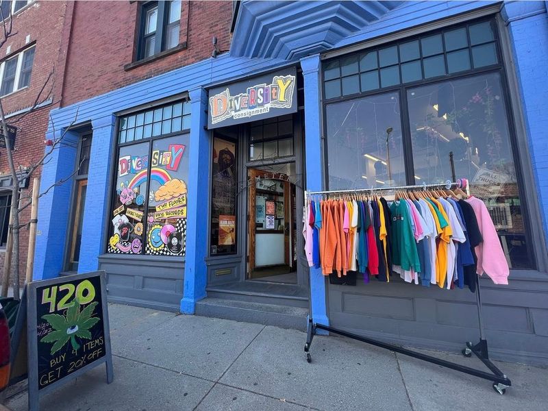 DIVERSITY Men's And Women's Consignment, Jamaica Plain