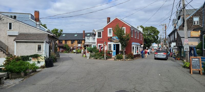 The Quiet Rhythm Of Main Street Shopping Without The Pressure