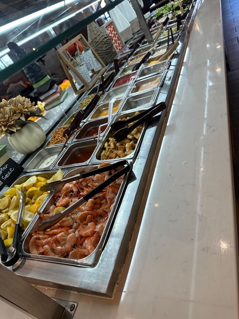 How Buffets Cater To Large Groups
