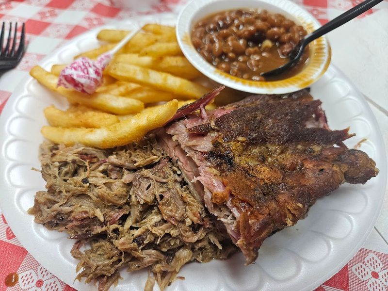 The Pulled Pork Platter That Regulars Swear By