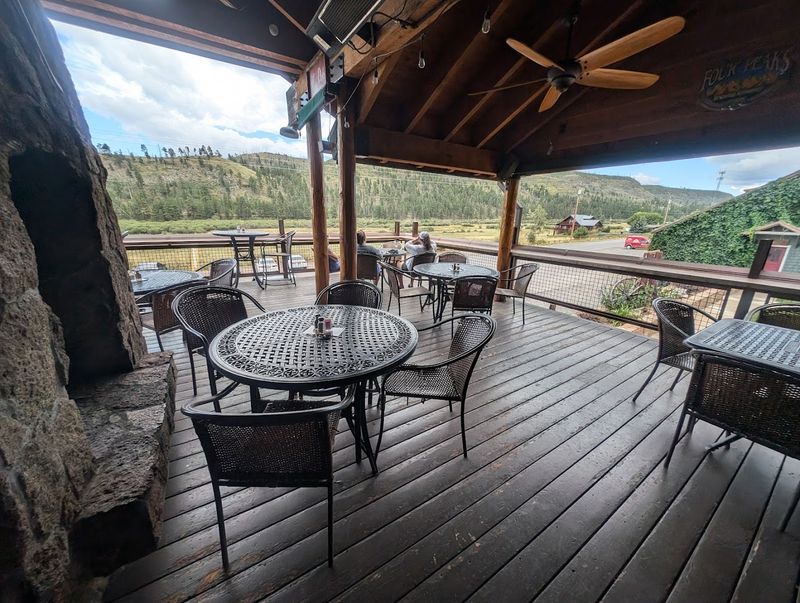 Outdoor Dining And Farm Fresh Cuisine