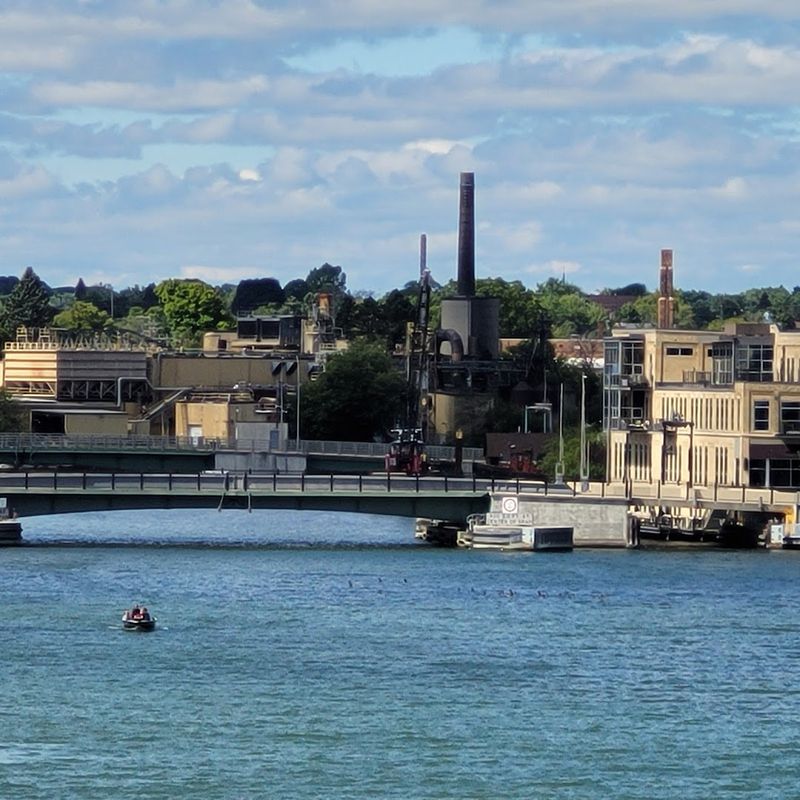 A Relaxed Small-City Atmosphere That Appeals To Retirees