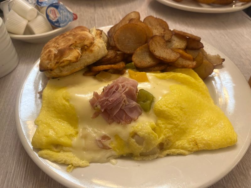 Seasonal Variations In Amish Style Fare