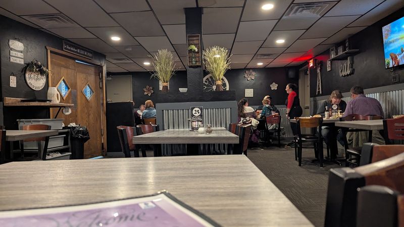 The Classic Supper Club Atmosphere That Still Works