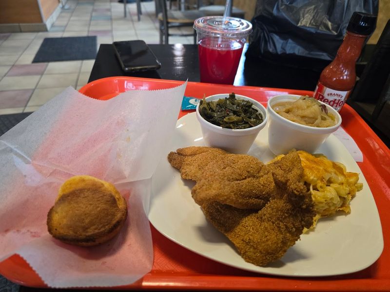 Daddy's Soul Food & Grille (Milwaukee)
