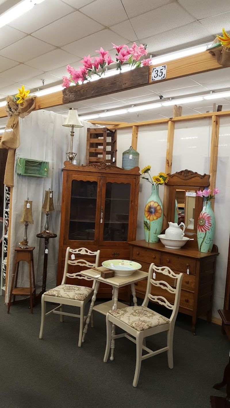 False River Antique Mall