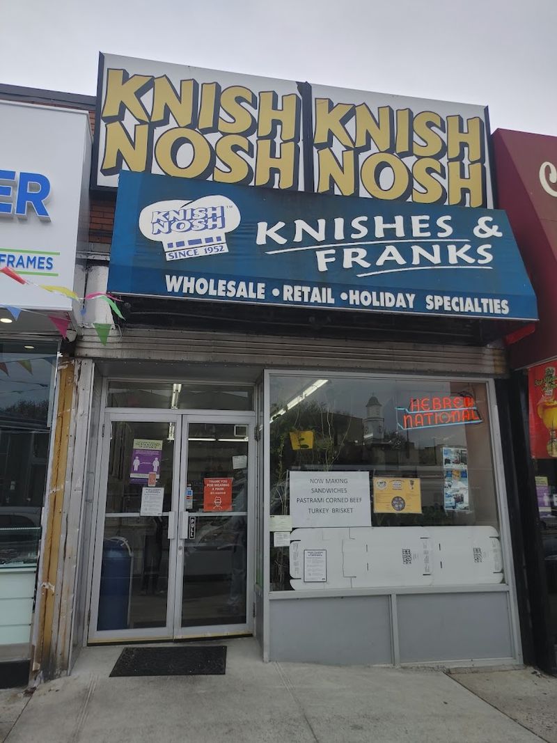 Planning Your Visit To One Of Queens Most Beloved Hidden Gems