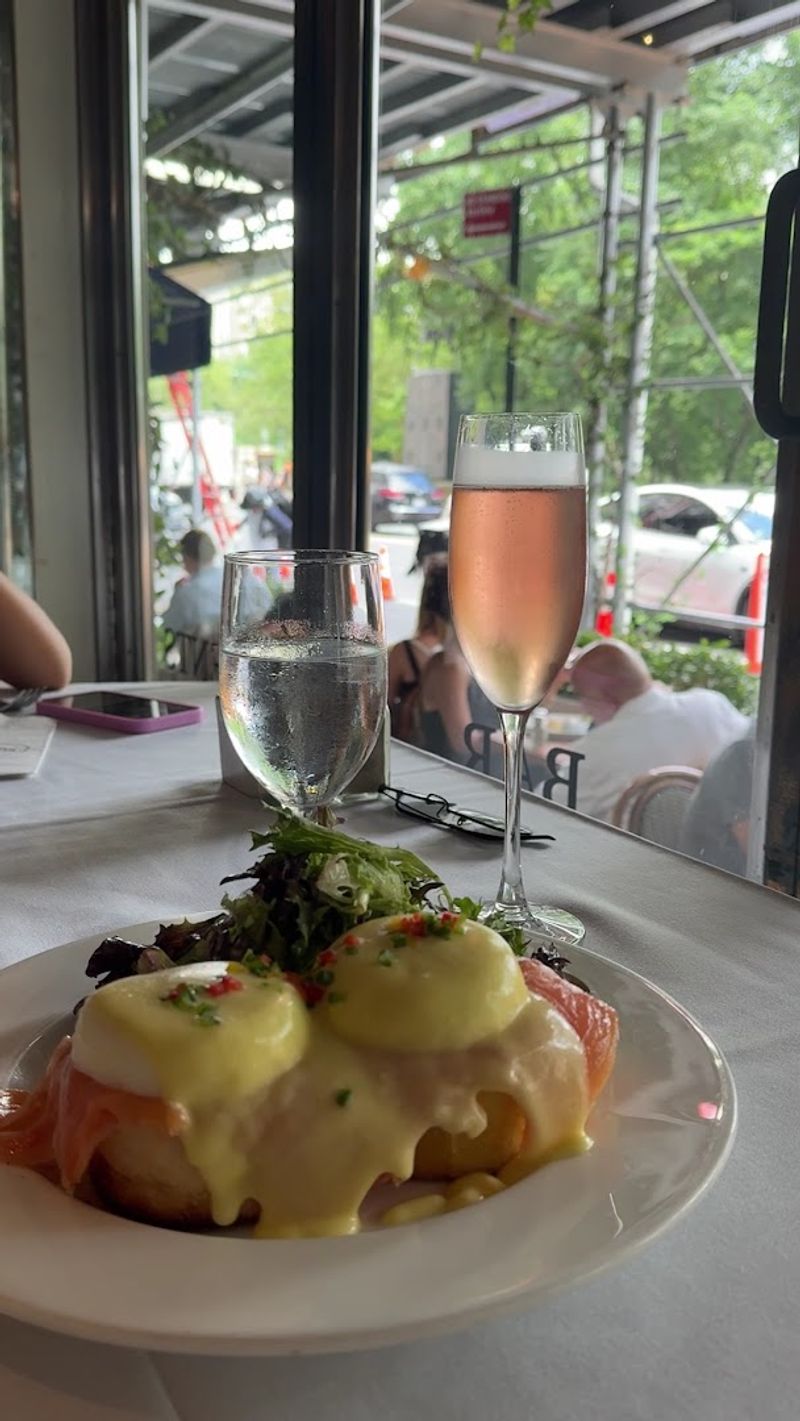 Eggs Benedict Done With The Seriousness It Deserves