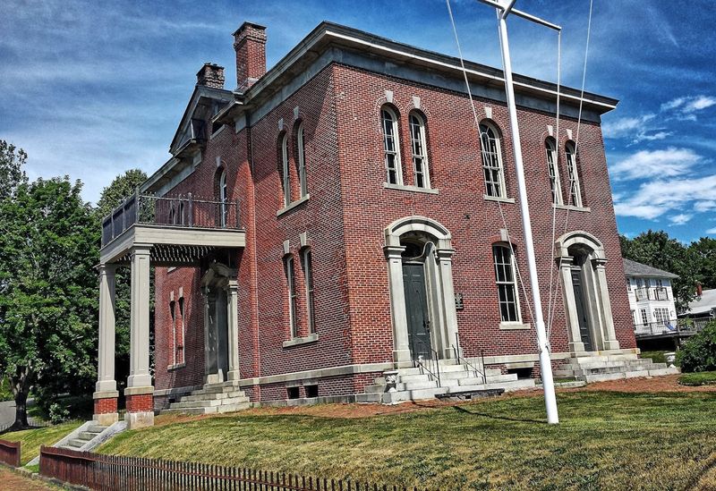 A Courthouse That Stands Out Right Away