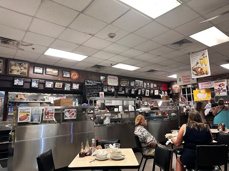 Ingredients That Define Classic Gumbo Flavors