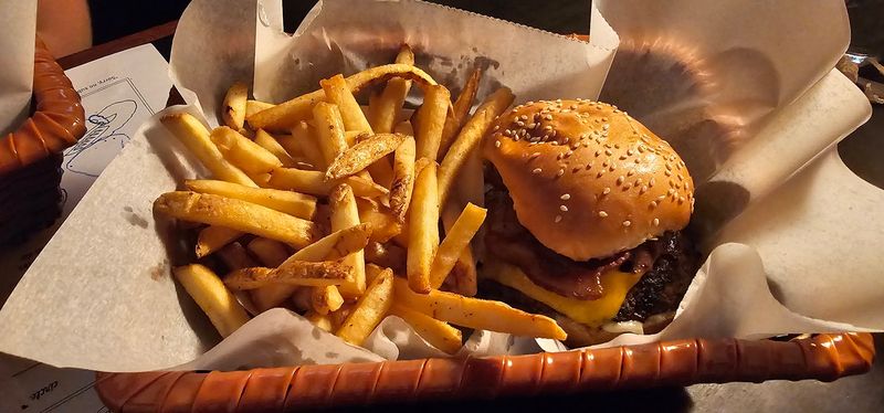 Bacon Cheeseburger That Keeps People Talking