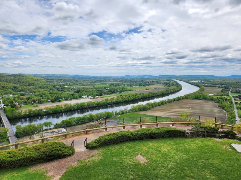 South Sugarloaf Trail, South Deerfield