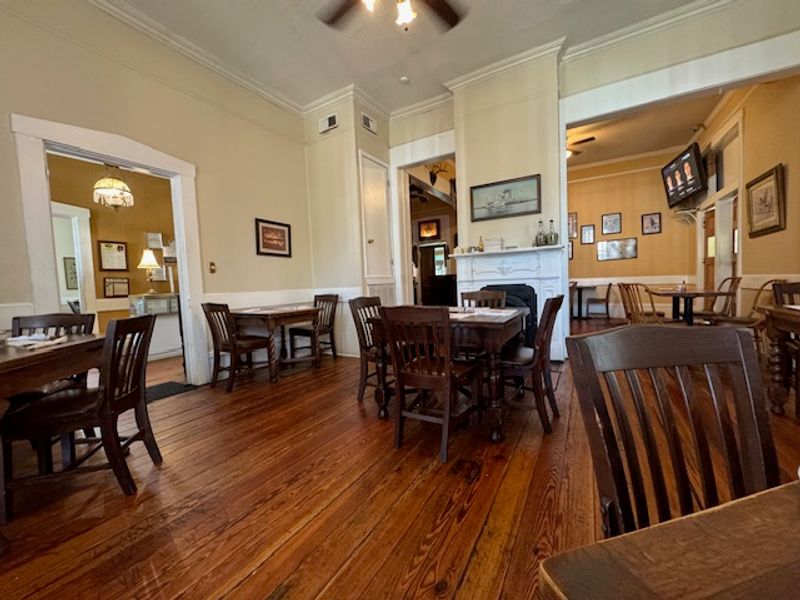 Walnut Hills Restaurant