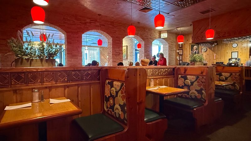 Efficient Service That Enhances Dining Experience