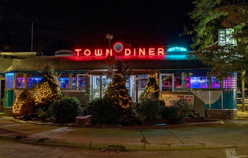 Deluxe Town Diner, Watertown