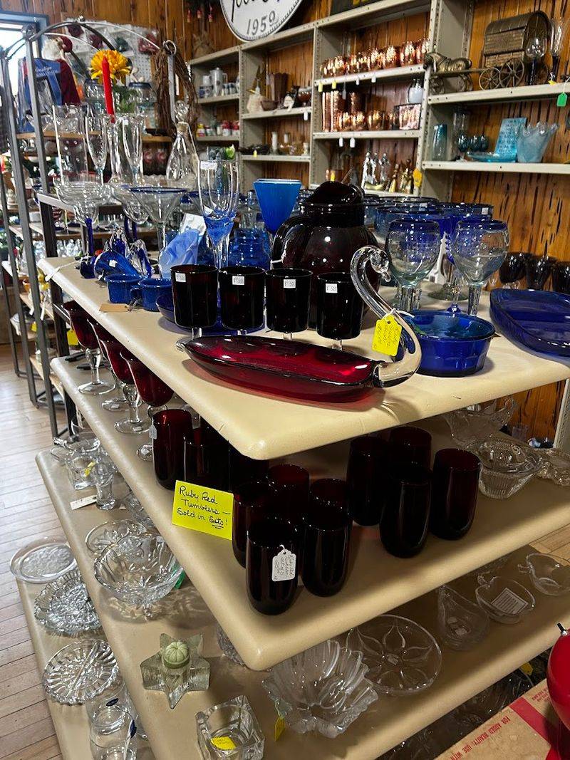 Vintage Collectors And Designers Both Love This Place