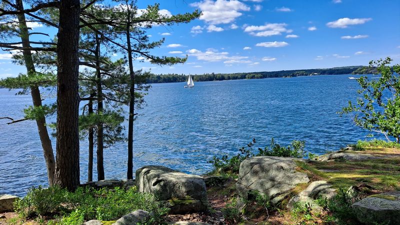 Exploring the Thousand Islands Region From a Reliable Base