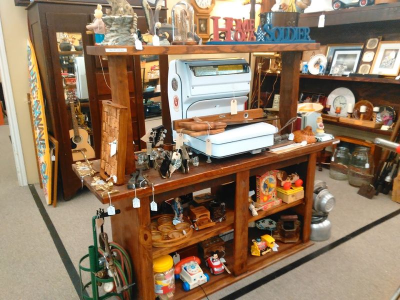 Spotted Cat Antiques Etc.