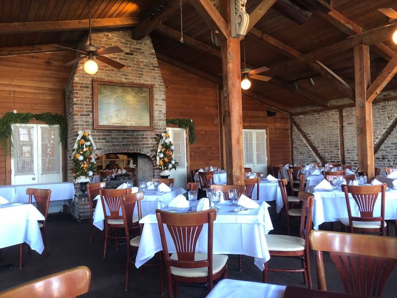 A Courtyard Spirit With Historic Polish - Café Vermilionville