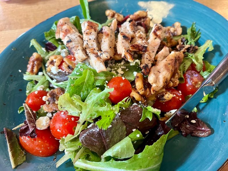 A Menu That Balances Hearty Plates With Lighter Options