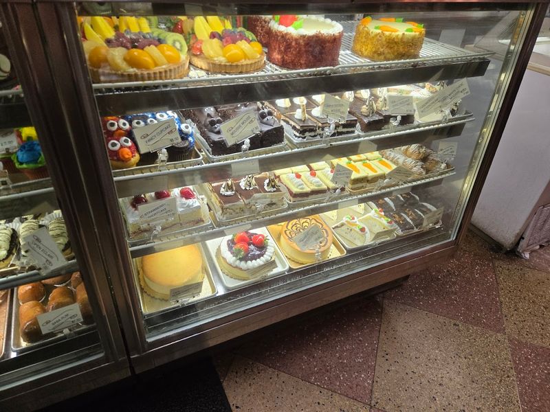 Custom Cakes That Guests Talk About Long After The Party Ends