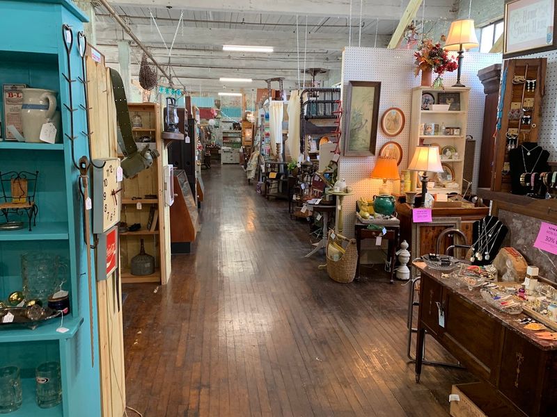 What A Full Hour Inside Relics Actually Feels Like