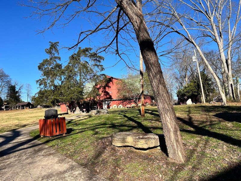 Museum Of Appalachia, Clinton