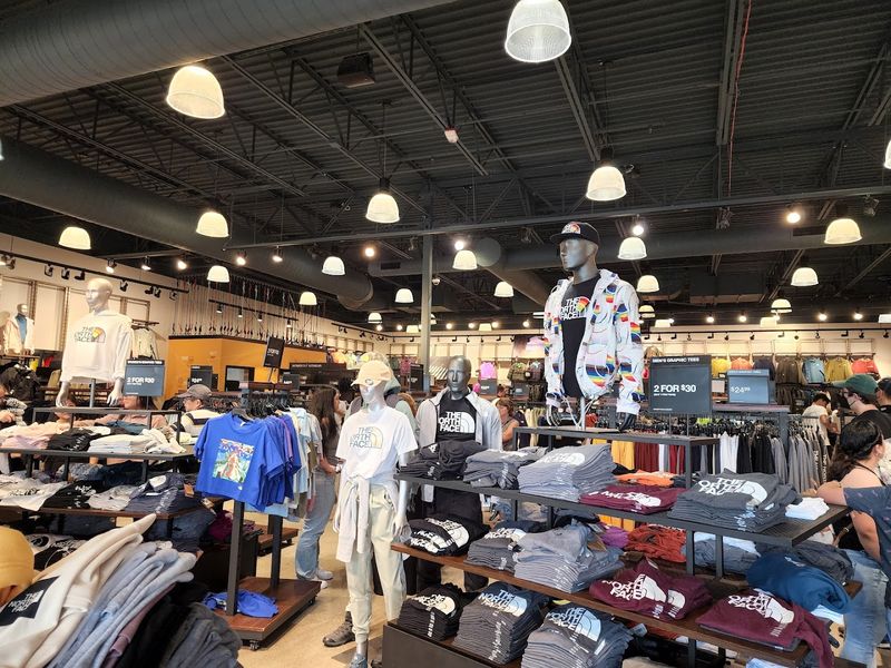 The Surrounding Area Offers Plenty Of Dining Options