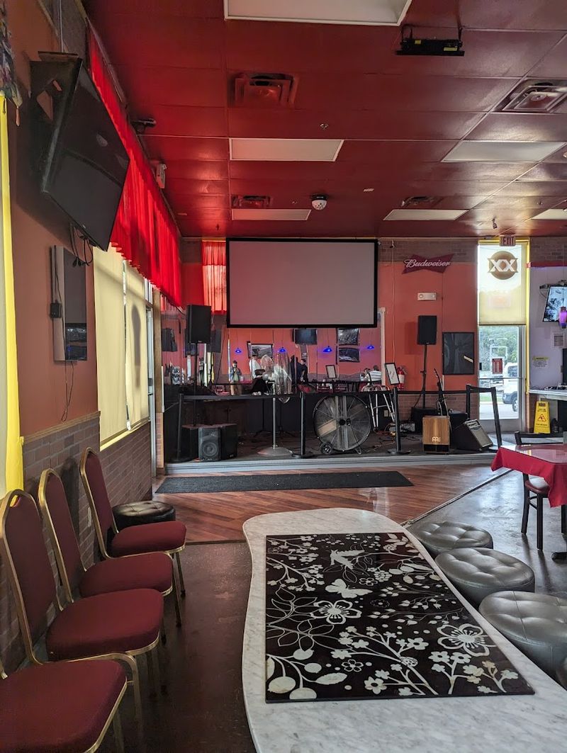 Planning A Visit To Everest Restaurant And Bar