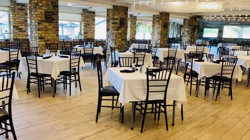 Brianno's Chart House Sunday Brunch Buffet