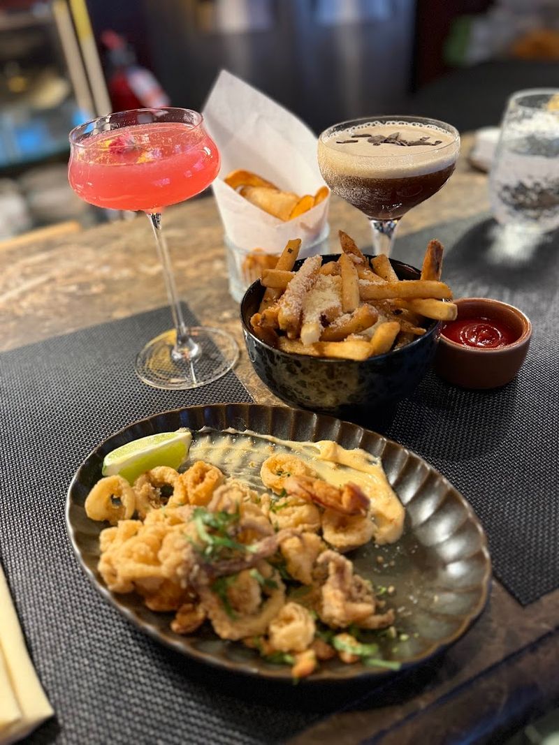 Those Buttermilk Onion Rings Deserve Their Own Fan Club