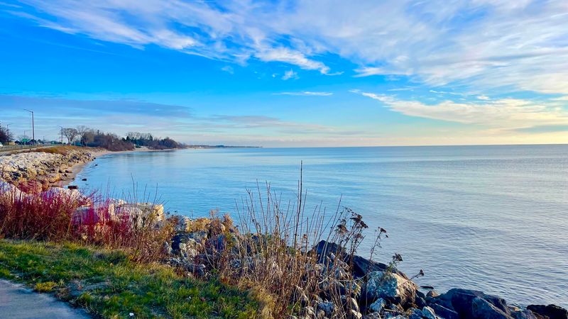 A Scenic Lake Michigan Waterfront That Makes Everyday Life Feel Special