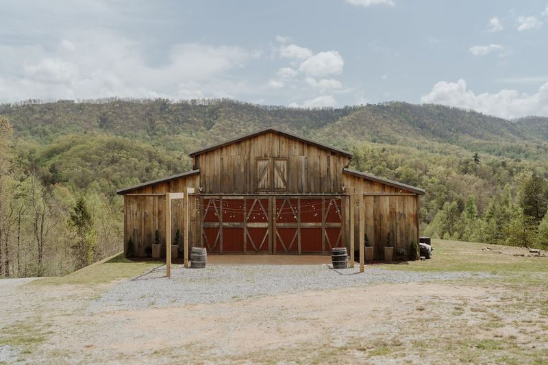 Mountain Mist Farms, Pigeon Forge