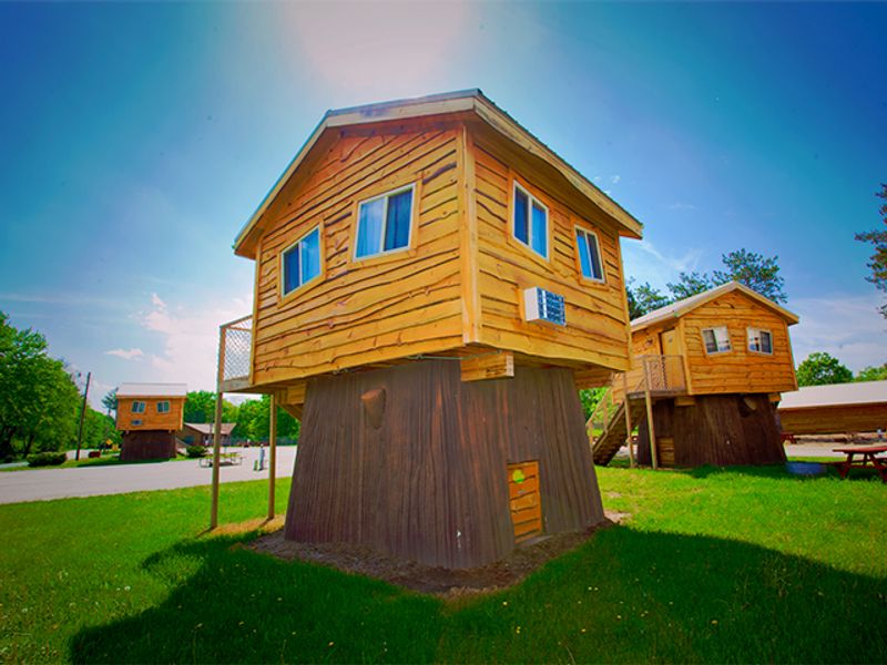 Natura Treescape Resort (Wisconsin Dells)