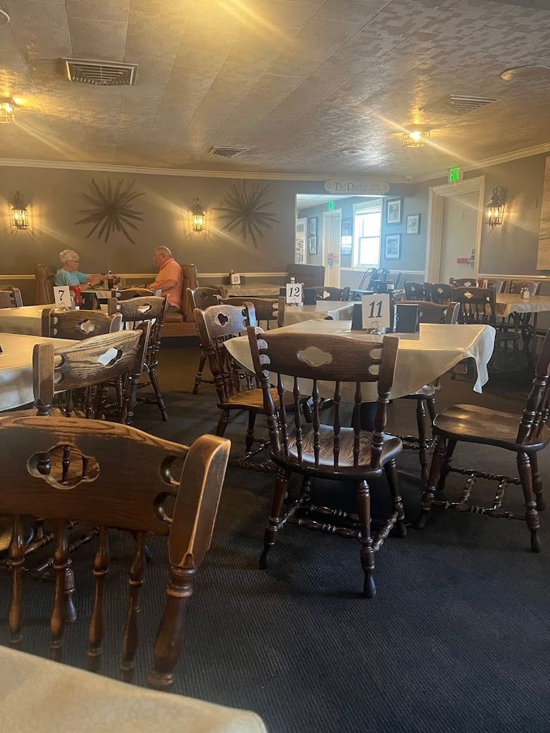 A Small-Town Dining Room With Big Flavour