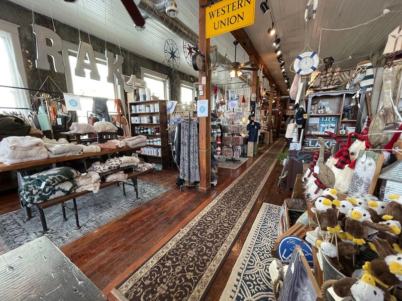 Unique Shops And Art Galleries To Discover