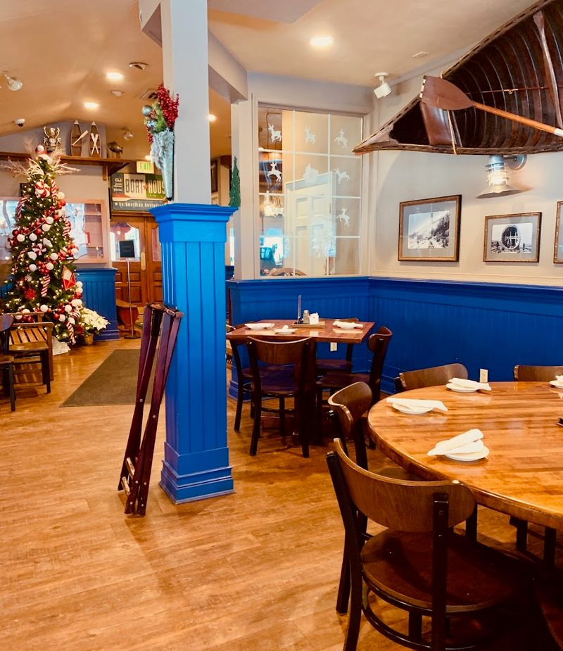 Cozy Ambiance And Rustic Interior Design