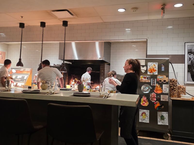 Chef-Driven Kitchen Focused On Precision And Simplicity