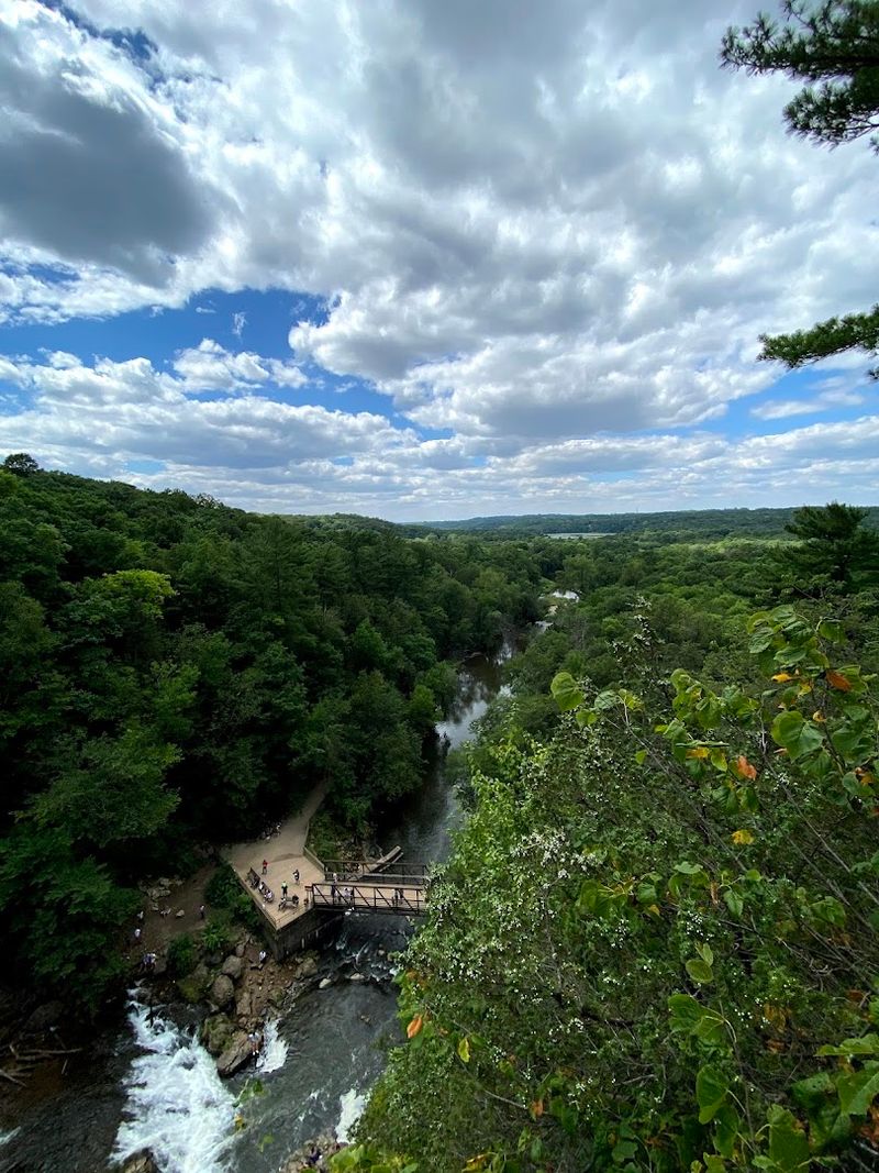 A Viewing Area That Lets You Take In The Full Width Of The Falls