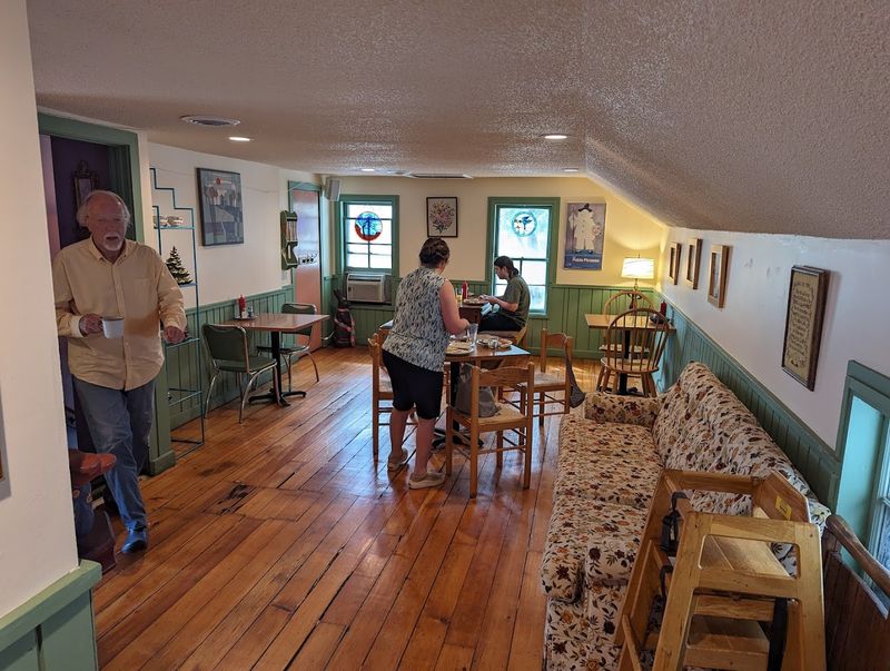 A Cosy Interior That Encourages You To Stay A While