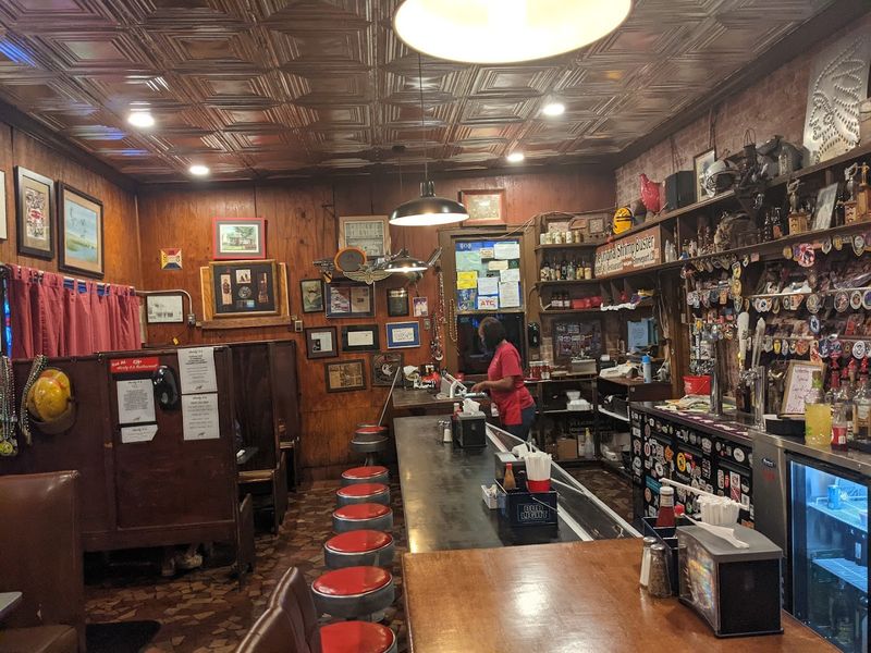 Local Traditions In Shrimp Po' Boy Preparation