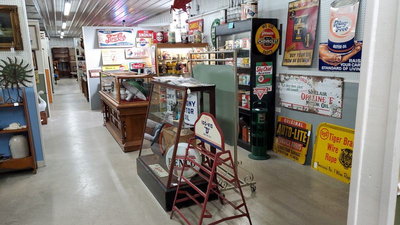 Old Signs, Advertising Pieces, And Retro Memorabilia