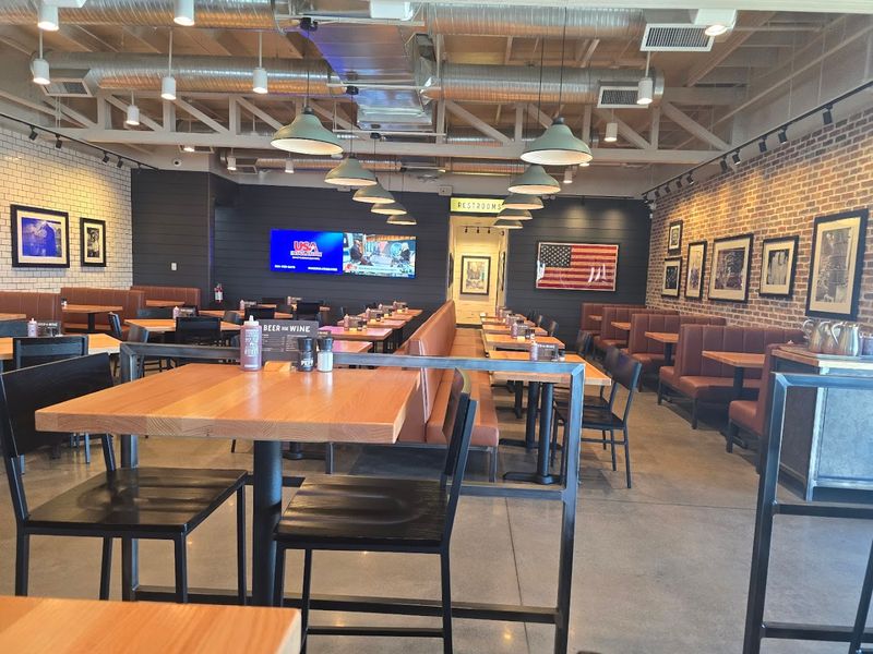 Hours And Ordering Options That Work For Most Schedules