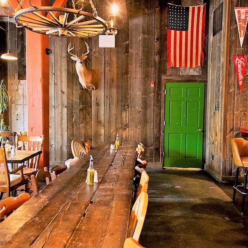 The Deluxe Platter Is An Argument For Ordering Big