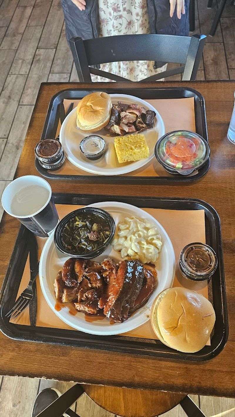 A Roadside Stop Locals Swear By