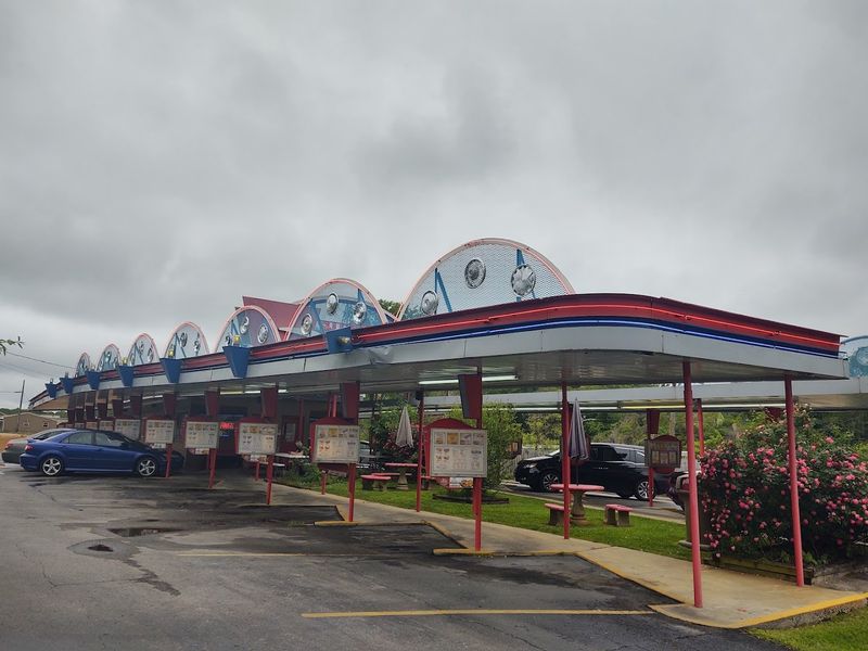 Local Dining And Fresh Food Without The Premium Price