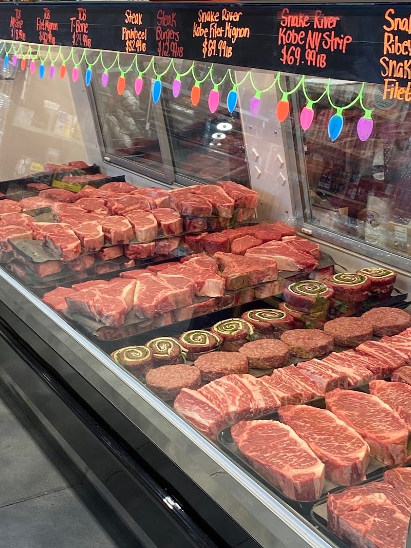 Fresh-Cut Steaks That Regulars Keep Coming Back For